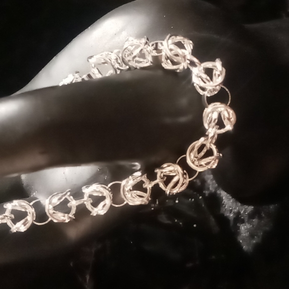 Circle link chain Bracelet. Sterling 925 size 8 very unique links great shine. - Picture 3 of 8